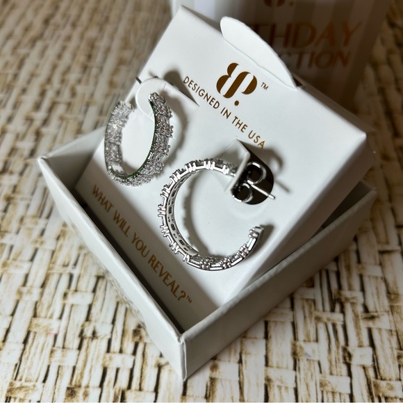 🐾 Close To You 🐾 - Picture 5 of 7